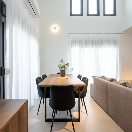 Hasi Three Bedroom Duplex 尼亚·蒙达尼亚