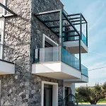 Διαμέρισμα Hasi Three Bedroom Duplex