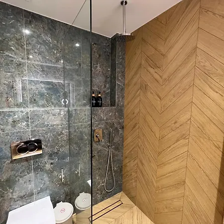 Hasi Three Bedroom Duplex نيا موذانيا